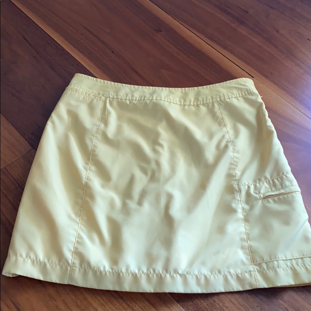 Izod X-tra Dry Skort Golf Tennis Pockets 8 yellow